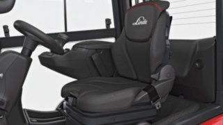 Ergonomično radno mesto za vozača na gasnim viljuškarima H20 – H35 kompanije Linde Material Handling.