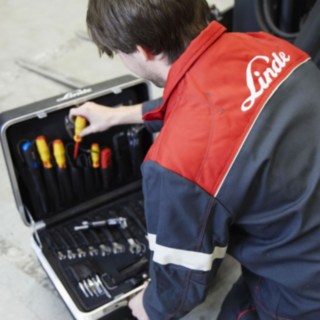 maintenance-repair_working_1611 maintenance-repair_working_1611