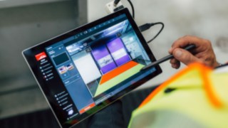 Bezbednosne zone se mogu podešavati po veličini i obliku. Linde Door Control podešavanja bezbednosne zone na jednom tabletu