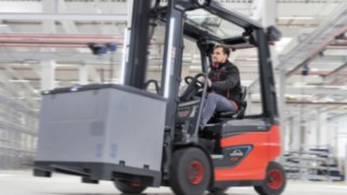 Roadster modeli E20 – E35 R kompanije Linde Material Handling obezbeđuju neometan pogled.