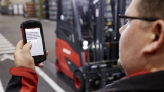 Povećana bezbednost vozača zahvaljujući digitalnom rešenju za upravljanje voznim parkom Connect: od Linde Materialn Handling Povežite se sa digitalnim rešenjem za upravljanje voznim parkom: od Linde Material Handling, bezbednost vozača se može povećati.