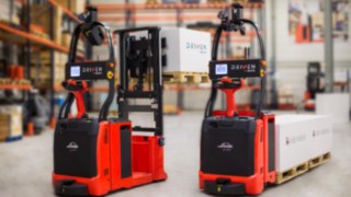 Autonomni viljuškari kompanije Linde Material Handling sa laserskom tehnologijom upravljanja.